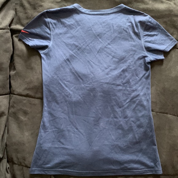 Women’s Nike New England Patriots Team Apparel Top - Picture 2 of 3